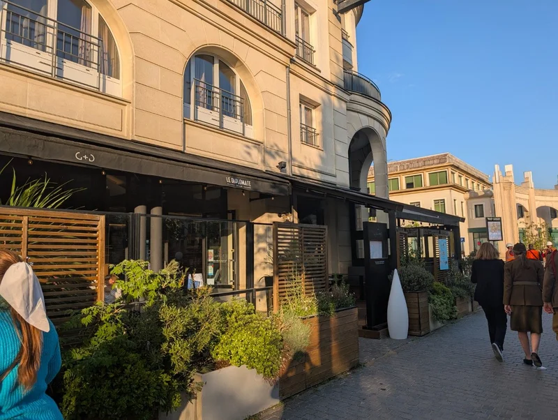 Le Diplomate 3