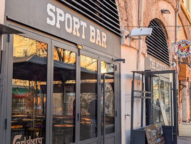 Le Rookie's Sports Bar