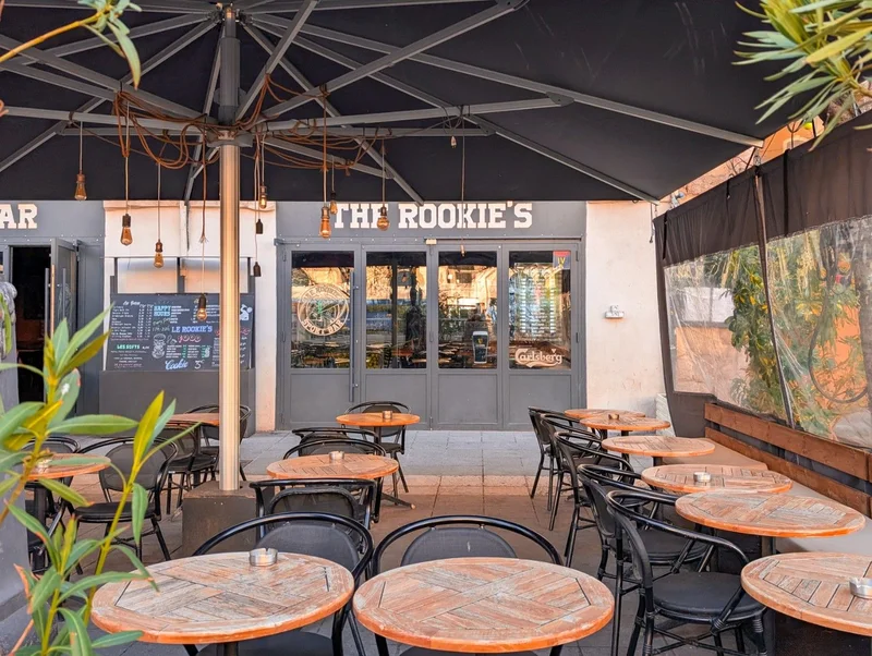 Le Rookie's Sports Bar 3